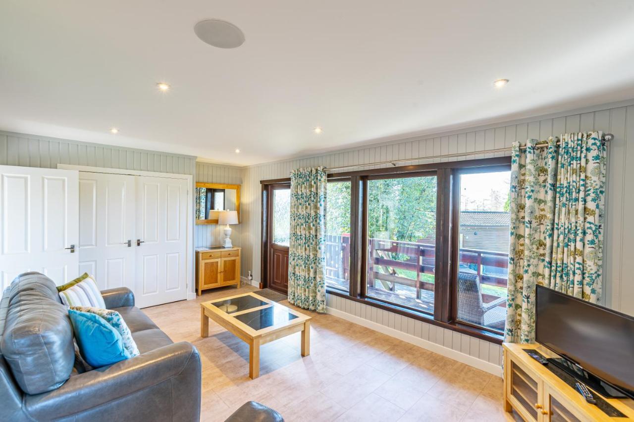 Bluebell Lodge 7 With Hot Tub Newton Stewart Exterior foto